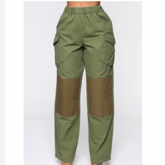 NWT Fashion Nova Cargo Pants ! - Picture 1 of 2